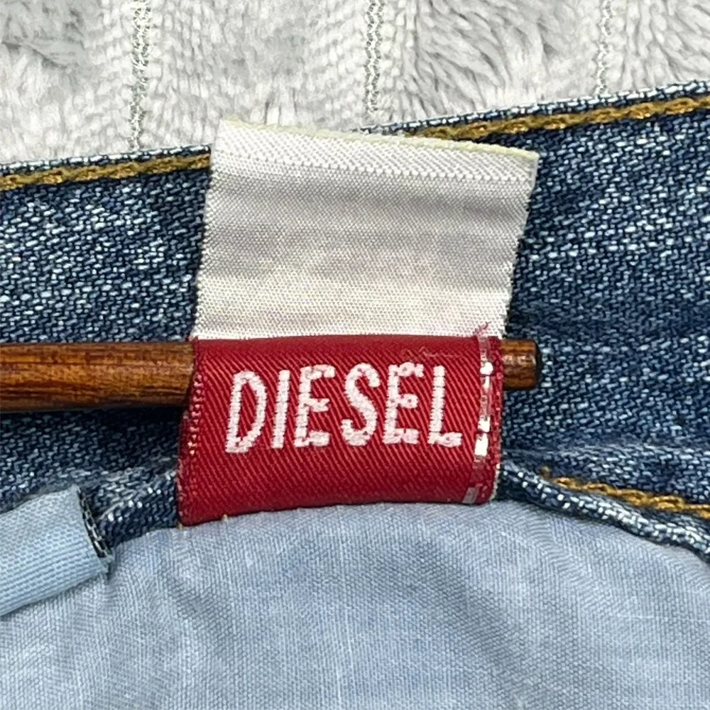 Diesel Jeans Men's 34x32 Straight Leg Medium Wash Preppy Comfort Stretch *Flaw